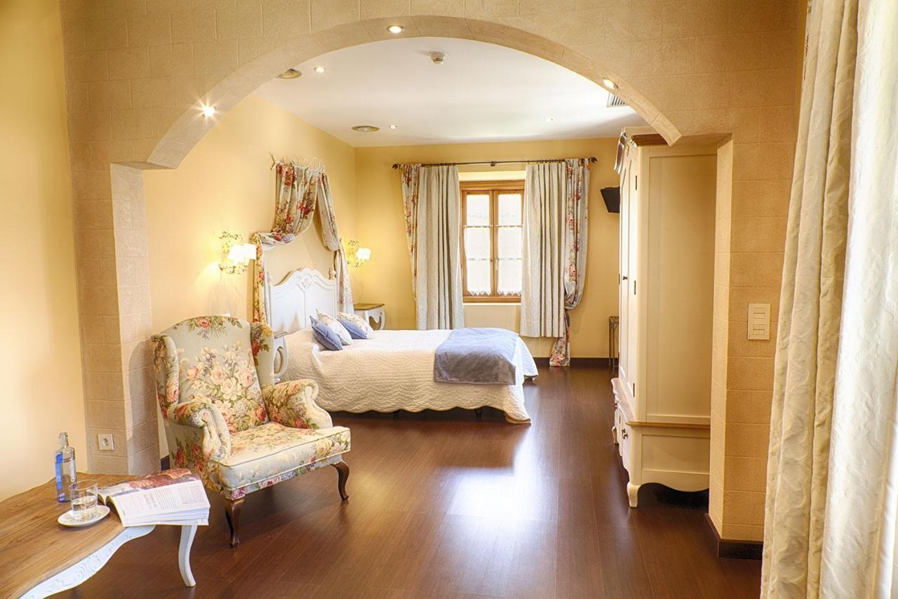 Hotel San Anton Abad Villafranca Montes De Oca Exterior photo