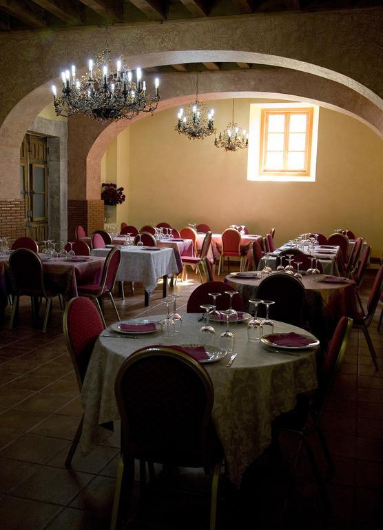 Hotel San Anton Abad Villafranca Montes De Oca Exterior photo